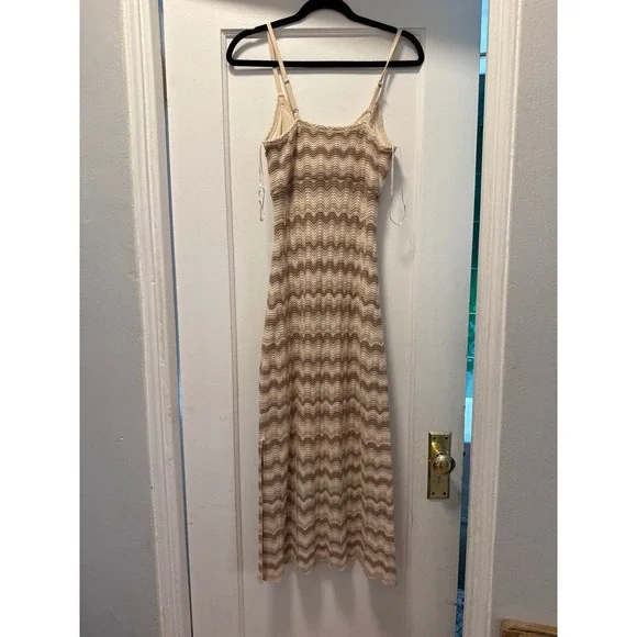 Hollister Crochet Midi Dress Tan Brown Chevron Wave Knit NWT Size 8 - Picture 2 of 3